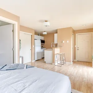 https://stay-collection-johns-landing-haven-studio-near-ohsu.portland-hotels.info