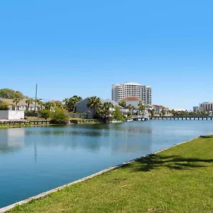 https://shoreline-towers-townhouse-4-4-d.panamacity-beachhotels.com