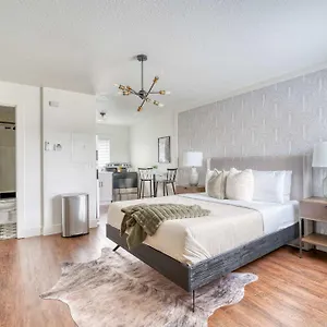 https://stay-collection-super-studio-in-brooklyn.portland-hotels.info